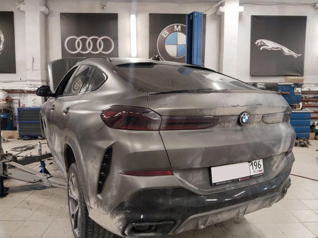 Ремонт переднего левого пневмобаллона на спортивном купе BMW X6