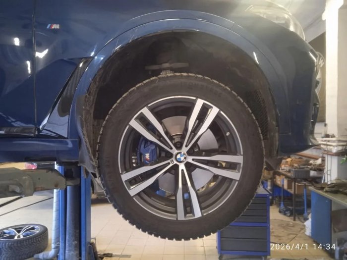 Ремонт пневмоподвески внедорожника BMW X7 в Аирматик Про