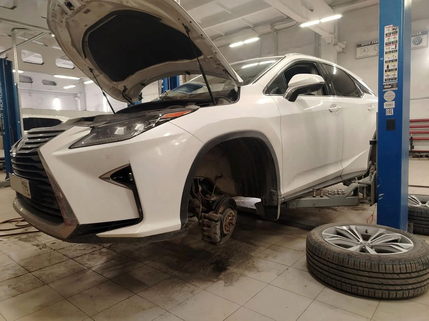 Ремонт амортизаторов на Lexus RX 200t: быстро и профессионально